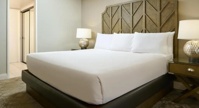 Номер Premium с 2 комнатами oceanfront Aston Waikiki Beach Tower