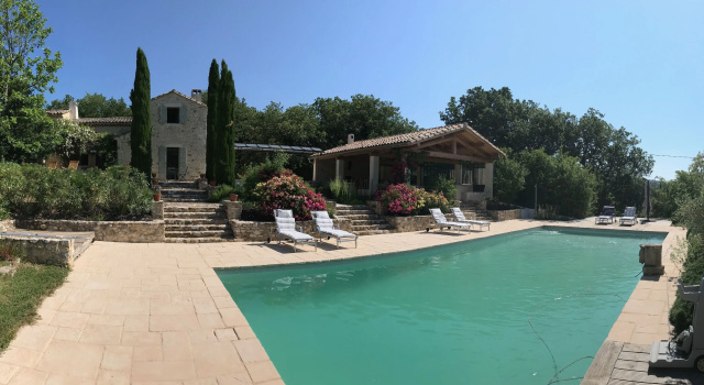 Sagnac 595, Rezervasyon Misafirhane Drôme Provençale otoparklı oteller, Otopark