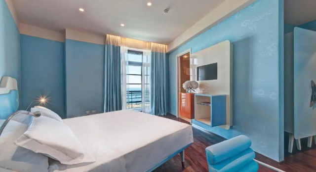 Семейный номер Deluxe JR Hotels Bari Grande Albergo delle Nazioni