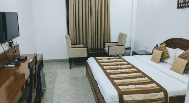 Hotel Exotica Leisure Valley, Gurgaon, Забронировать Отель Отели Гургаон 3 звезды, рядом с Станция метро Huda City Centre, 3*