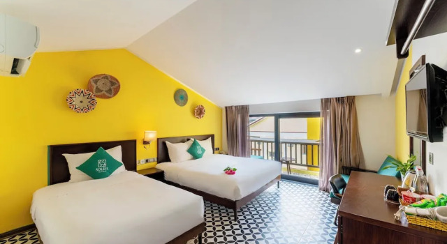 Трёхместный семейный номер Standard с балконом Villa Soleil Hoi An
