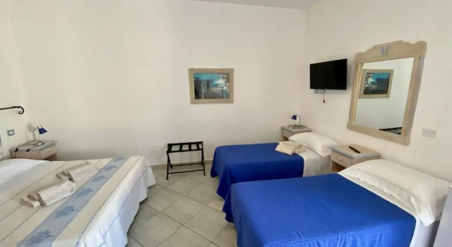 Tigrillo Bed&Breakfast, Забронировать Отель «постель и завтрак» Отели Ольбия с парковкой, рядом с Church of St. Paul the Apostle, Парковка