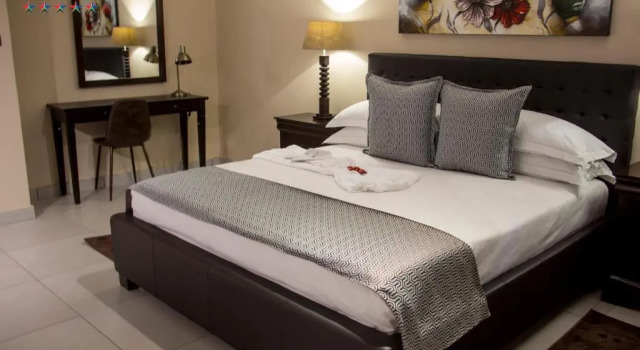 Люкс Executive Airport Gardens Boutique Hotel