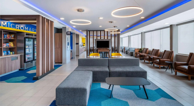 Четырёхместный номер Standard Microtel Inn & Suites by Wyndham Hot Springs
