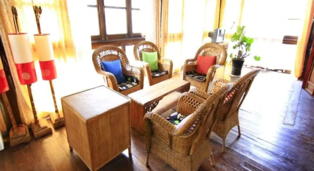 Lijiang Sleepy Inn, Rezerwuj Hotel Hotele w Lijiang z basenem, w pobliżu Sifang Tingyin Square, Basen