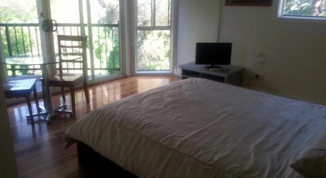 Clarelee Belgrave Accommodation, Rezerwuj Hotel Hotele w Dandenong Ranges z parkingiem, Parking