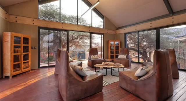 Naka Luxury Safari Lodge, Buchen Sie Ferienhaus Villen in Mahalapye, Villa