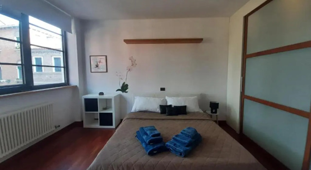 Loft Soleil, Забронировать Отель Джудекка Венеция, рядом с Accademia Bridge
