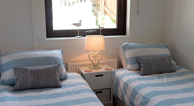 Valley Retreat - Peaceful Location Walk to Beach Parking
