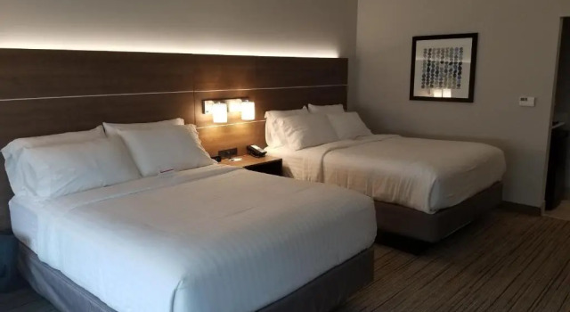 Четырёхместный номер Standard Holiday Inn Express & Suites Fort Mill by IHG