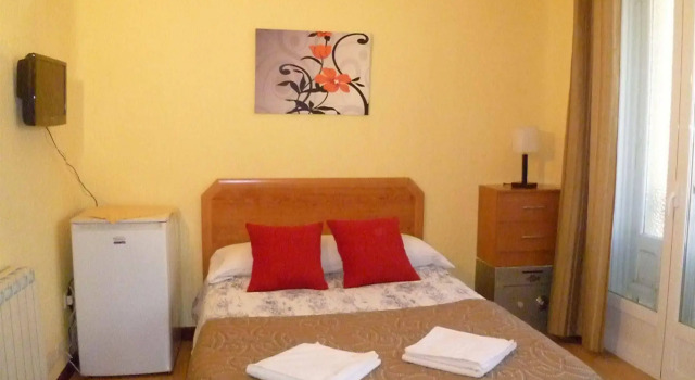 Babel Guesthouse, Boek Hotel Madrid Community of Madrid, in de buurt van Edificio Grassy