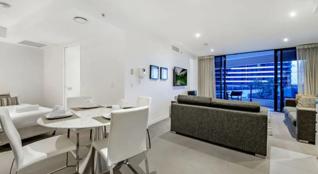 Oracle Boulevard - Private Apartments, Забронировать Апартаменты/квартира Апартаменты Голд-Кост, рядом с Broadbeach North Tram Station, Апартаменты/квартира