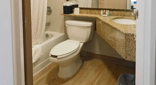 Четырёхместный номер Quality Inn Colchester - Burlington
