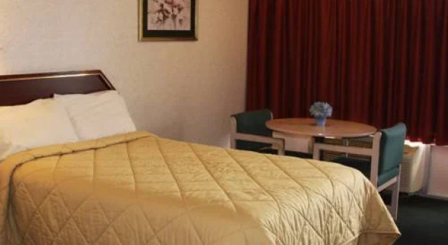 Relax Inn and Suites Hope, Boek Hotel Hotels in Missouri met zwembad, Zwembad