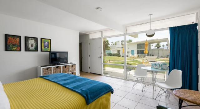 Monkey Tree Hotel 7 by Avantstay Stylish Hotel in Palm Springs w/ Pool!