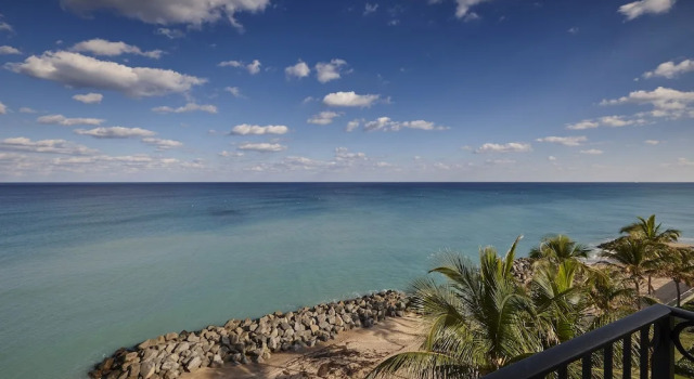 Двухместный номер Standard с балконом и с красивым видом из окна The Breakers Palm Beach