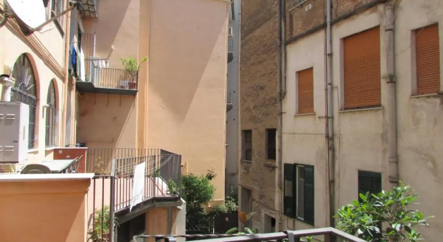 Salerno Domus Claudia, Забронировать Апартаменты/квартира Апартаменты Салерно, рядом с Дворец Читта ди Салерно, Апартаменты/квартира