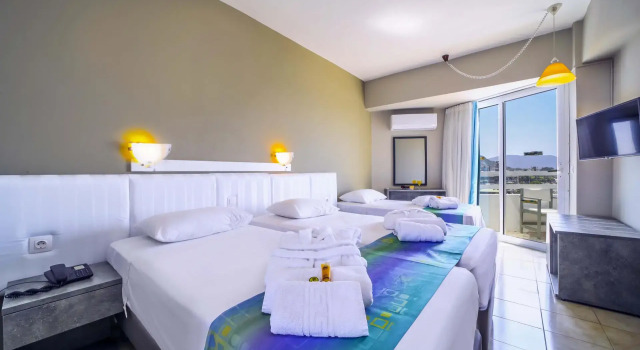 Трёхместный номер Standard с видом на море Lito Hotel