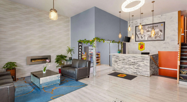 Super 8 by Wyndham Lenexa Overland Park/Mall Area