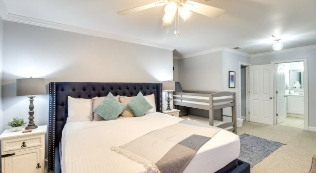 Elegant Tybee Island Townhome, Steps to Beach, Rezerwuj Apartament Tybee Island Georgia