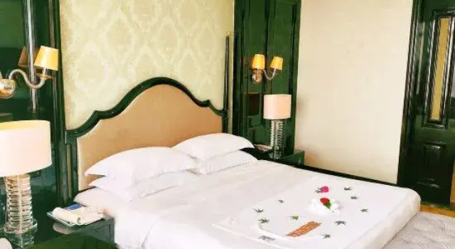 Люкс Business Luotuo Forever Peace Hotel