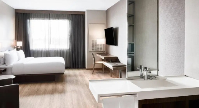Номер Standard AC Hotel by Marriott Miami Airport West/Doral