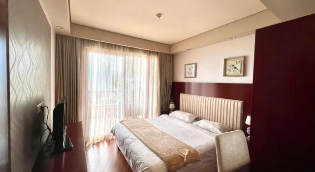 Luxury Oasis Apartment, Book Apartment Chakvi 