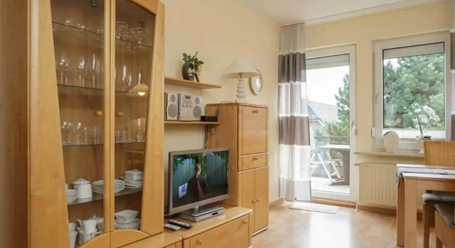 Апартаменты Ferienwohnung-4-mit-Sonnenbalkon-im-Landhaus-Hubertus-Duhnen