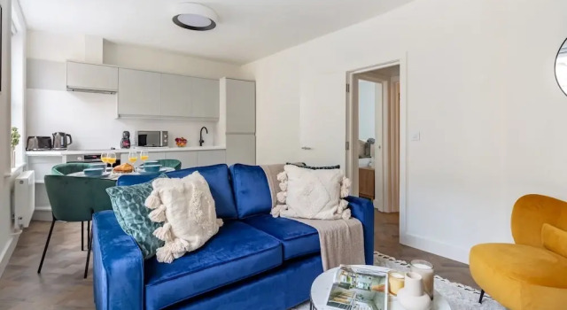 Modern 1BR Downtown Stay, Забронировать Отель Отели Англии 3 звезды, 3*