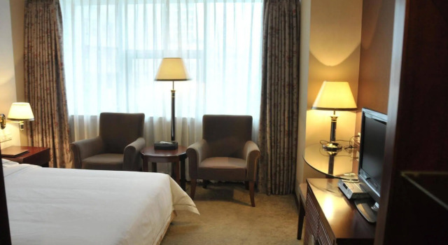 Guangdong Xuneng Hotel - Guangzhou, Забронировать Отель Отели Гуанчжоу с парковкой, рядом с Станция метро Tianhe Sports Centre, Парковка