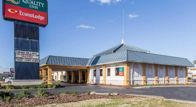 Четырёхместный люкс Quality Inn & Suites Conference Center Thomasville
