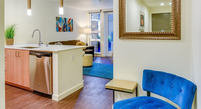 Modern Suite at the Market - Two Bedroom Apartment, Забронировать Апартаменты/квартира Сиэтл штат Вашингтон, рядом с Seattle Great Wheel