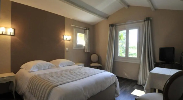 Двухместный номер Standard с видом на сад Le Mas Des Aigras - Hôtel & Restaurant de Charme en Provence
