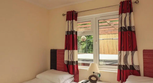 The Brambles 17 - Conkers Lodge