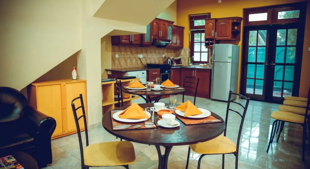 Двухместный номер Deluxe с балконом и с видом на сад The Terranova Inn