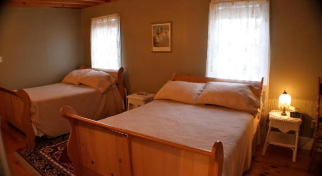 Четырёхместный номер Standard Bishop White Manor