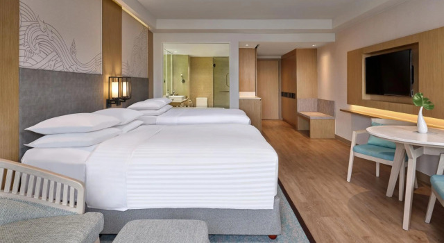 Phuket Marriott Resort & Spa, Merlin Beach