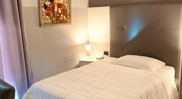 Одноместный номер Deluxe с балконом Victoria Hotel