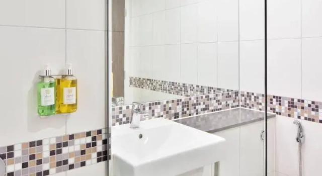 Двухместный номер Standard с балконом и с видом на бассейн Fairfield by Marriott Goa Anjuna