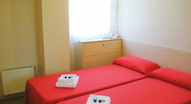 Residencia Manuel Agud Querol, Rezerwuj Hotel Hotele w Baskonia z parkingiem, Parking