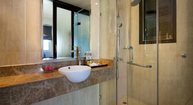 Номер Deluxe Dragon Pearl Hotel Hanoi