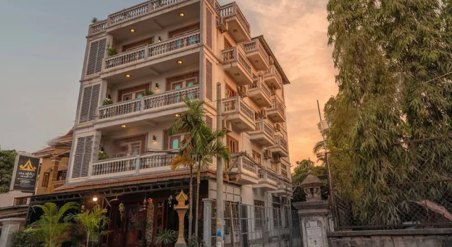 Kings Luxury Hotel