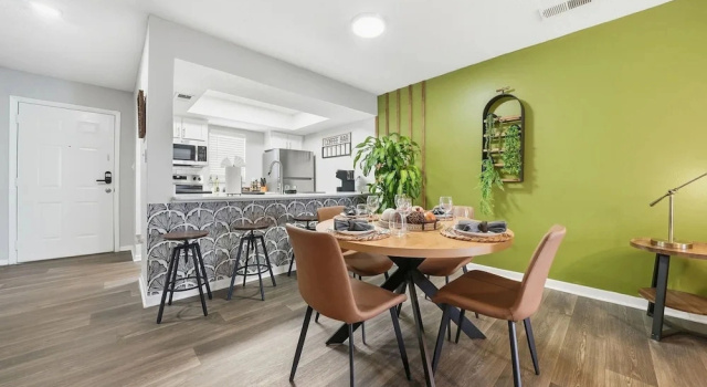 Коттедж Modern 2BR 2BA w King Bed Pool Gym 10