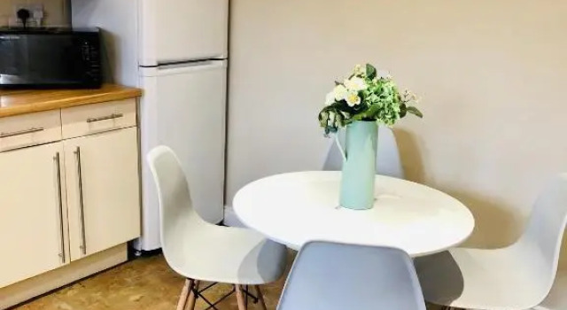 MODERN LUSH SHEFFIELD APARTMENT, SHEFFIELD UNI, NETFLIX, Nearby Paid Parking, Varaa Huoneisto Asunnot kohteessa Merseyside, Huoneisto