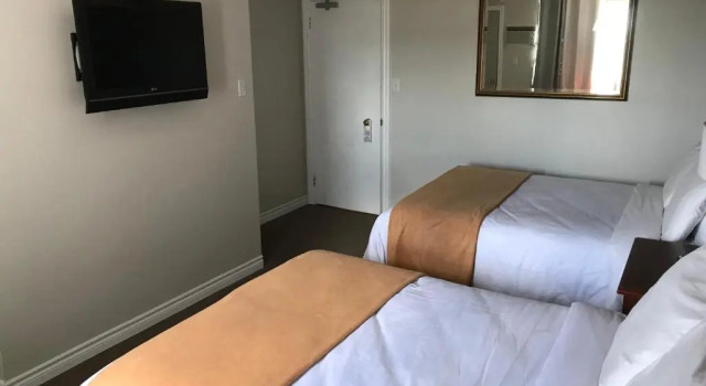 Четырёхместный номер Standard The Auberge Inn