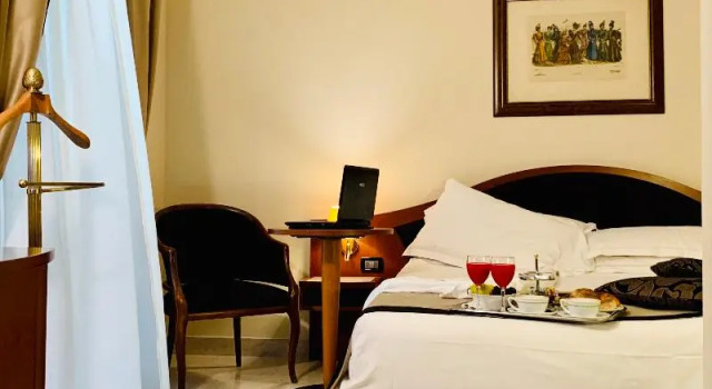 Двухместный номер Standard с балконом Massimo Plaza Hotel