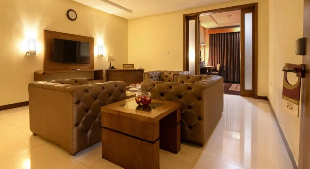 Люкс Hotel One Tariq Road Multan