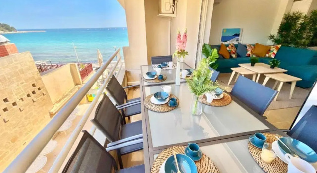 Апартаменты Magnificent 85m With BalconyIn Front Of Sea