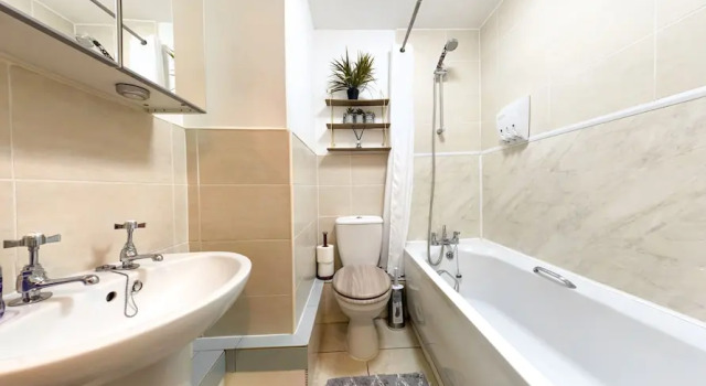 Apartment 2 bedroom Central Flat with Parking
