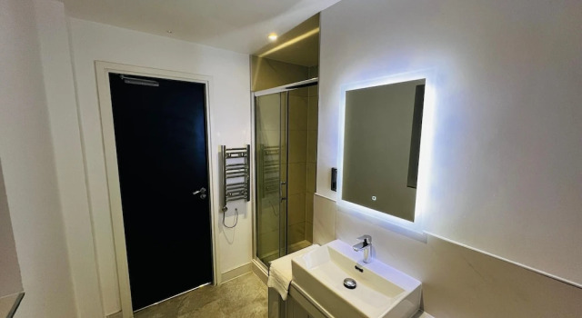 Четырёхместный номер Deluxe Ilford Grand Hotel